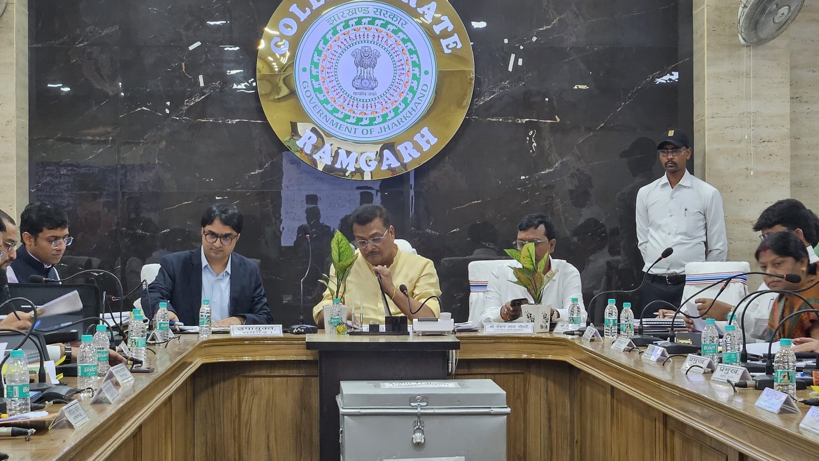 जिला खनन विभाग अवैध कोल माइंस चलाने वालों पर कठोर कार्रवाई करें : मनीष जायसवाल