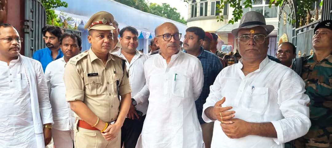 मंत्री योगेंद्र प्रसाद के छोटे भाई के श्रद्धांजलि सभा में कई गणमान्य हुए शामिल
