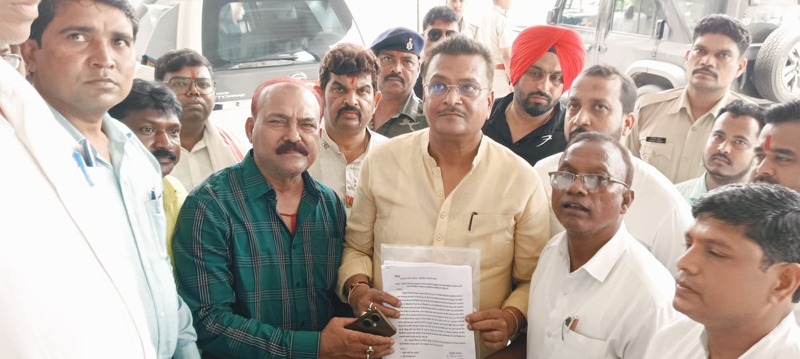 केंद्रीय विद्यालय पुन भुरकुंडा में स्थापित करने को लेकर मांग पत्र सौंपा