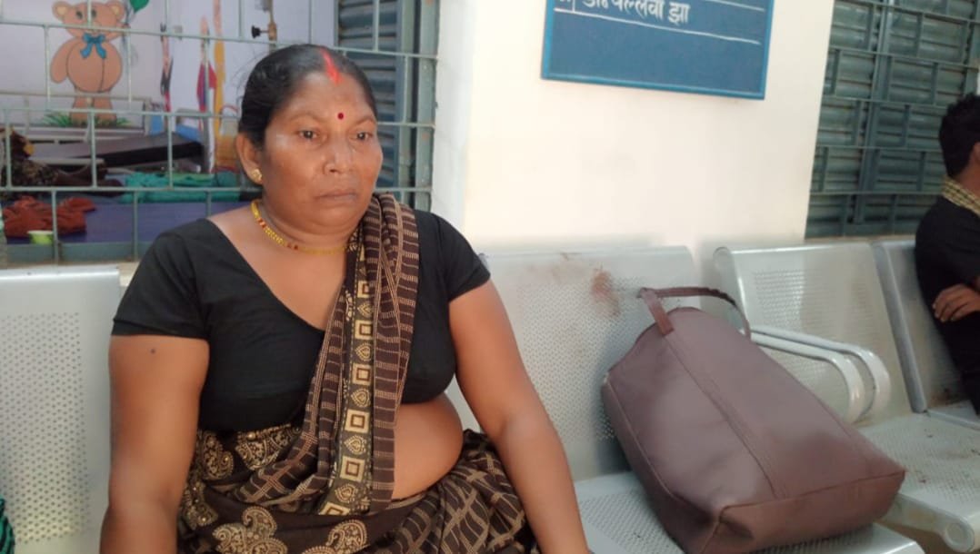 महिला को सांप ने काटा, सदर अस्पताल रेफर
