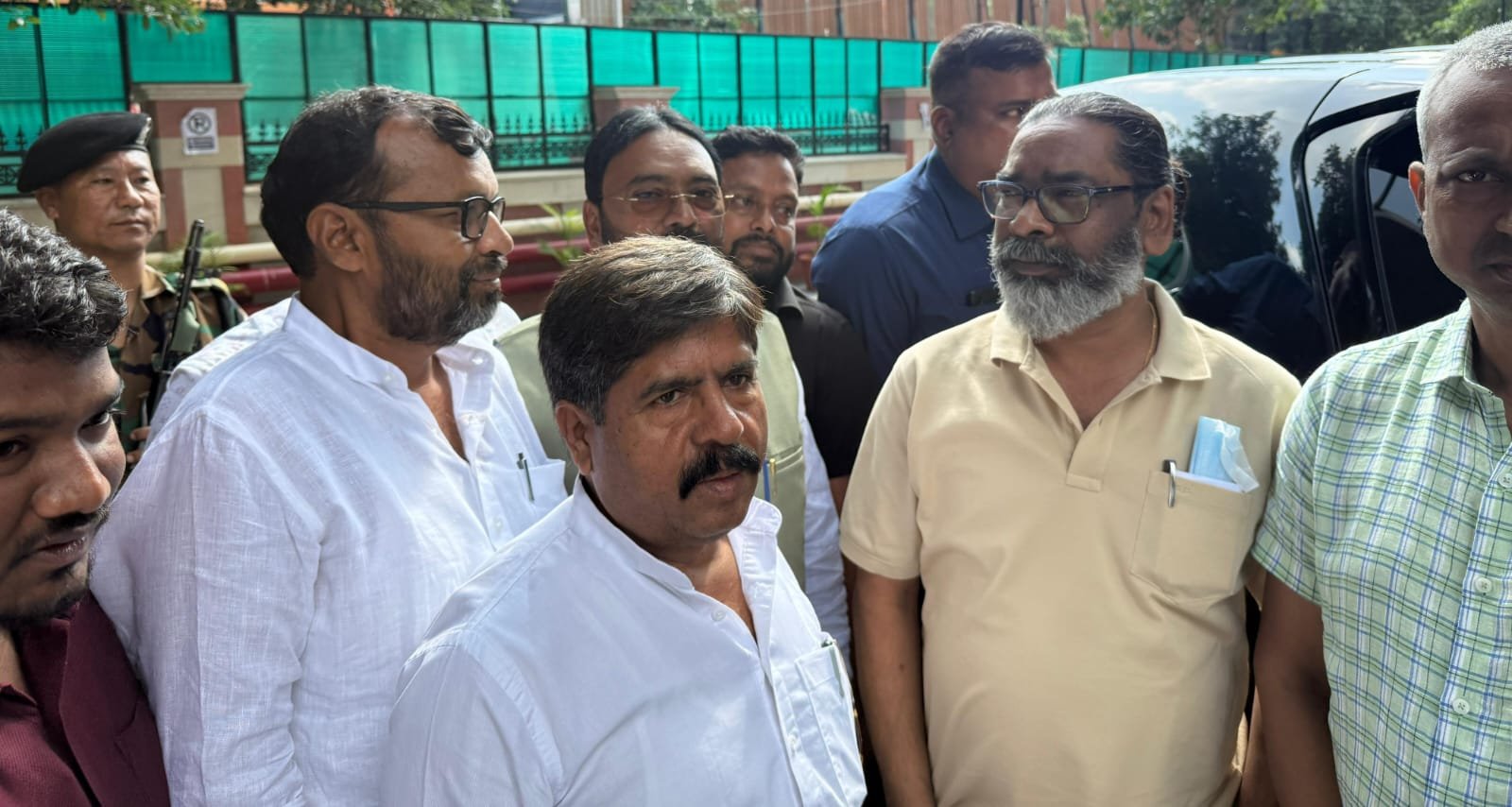 दिल्ली में मुख्यमंत्री से मिले छोटे लाल यादव, शिबू सोरेन के स्वास्थ्य की ली जानकारी