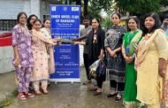 इनरव्हील क्लब ने समाचार पत्र वितरकों के बीच रेनकोट बाँटे
