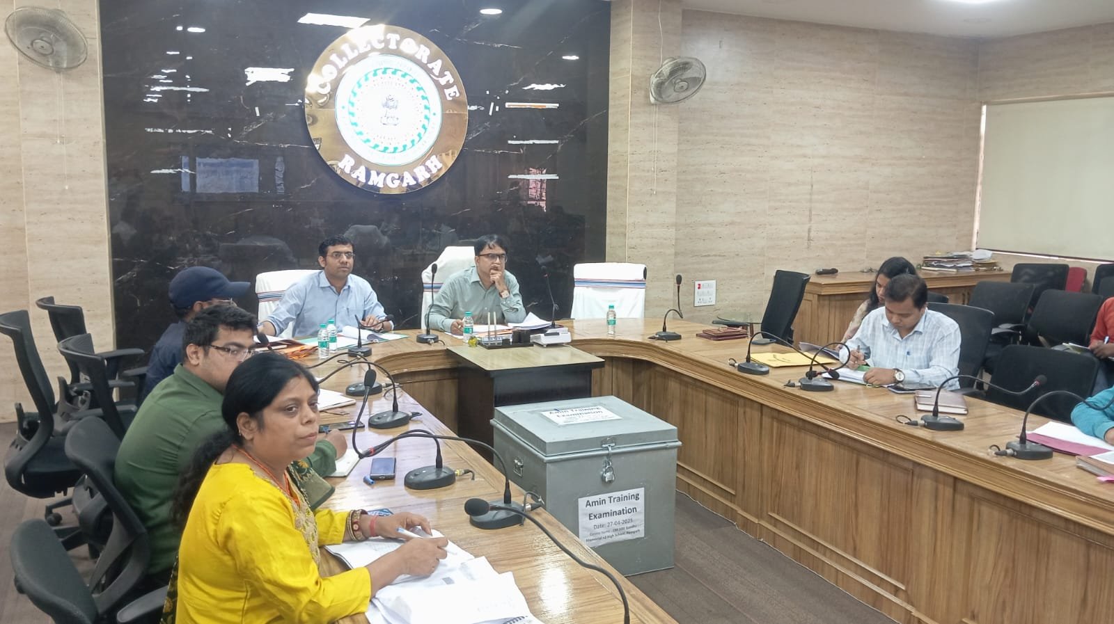 मनरेगा,प्रधानमंत्री आवास योजना, अबुआ आवास योजना के तहत उपायुक्त की अध्यक्षता में हुआ बैठक