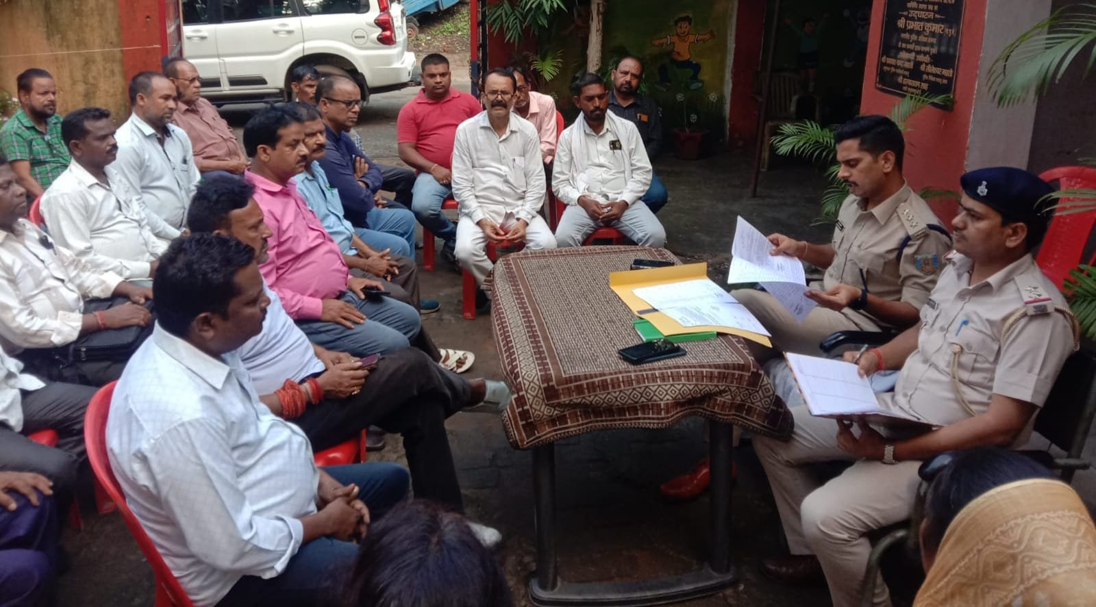 मोहर्रम हर्षौल्लास व शांतिपूर्ण माहौल में मनाए जाने को लेकर शांति समिति के बैठक संपन्न