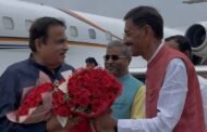 केंद्रीय मंत्री नितिन गडकरी पहुंचे रांची,एयरपोर्ट पर स्वागत
