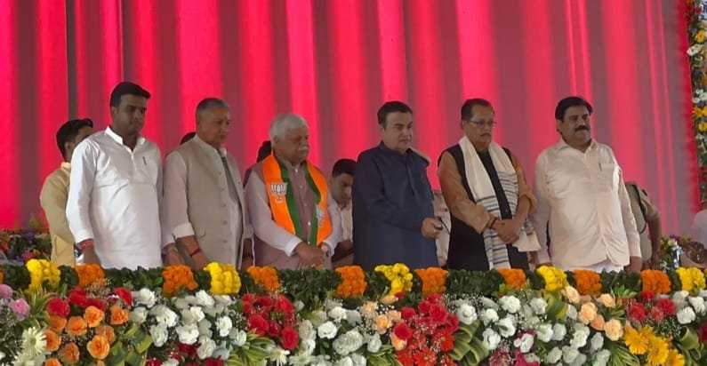 गढ़वा में गडकरी ने 2 राष्ट्रीय राजमार्ग परियोजनाओं का शिलान्यास किया