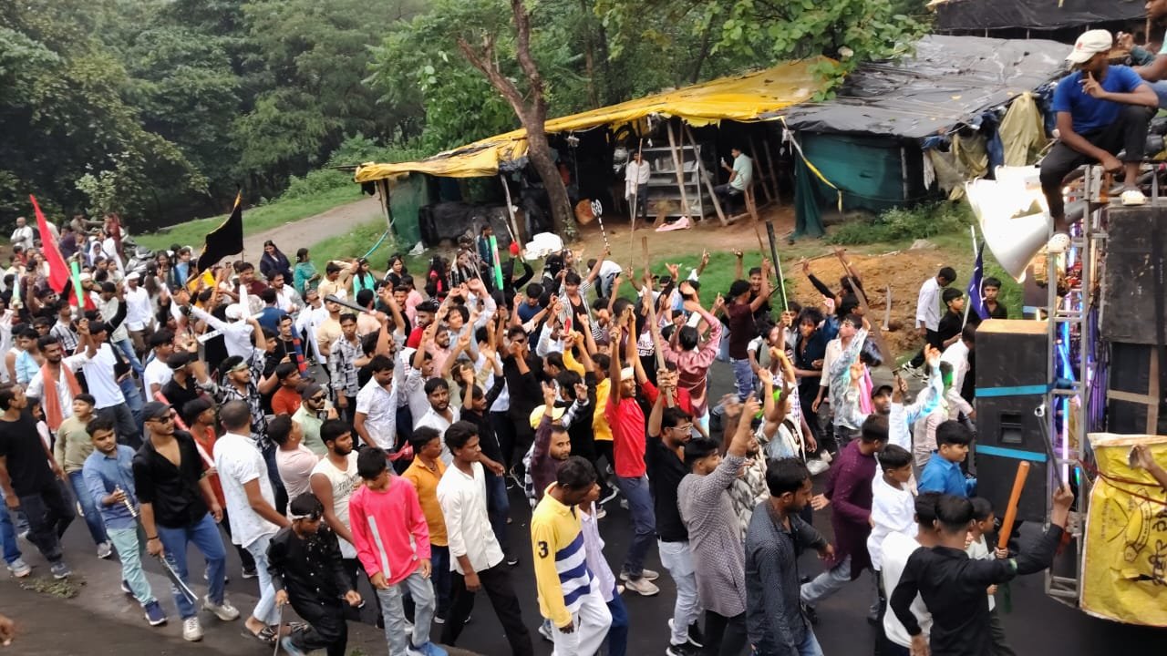 विभिन्न अखाड़ा के ताजिया पहुंचा बरकाकाना थाना चौक
