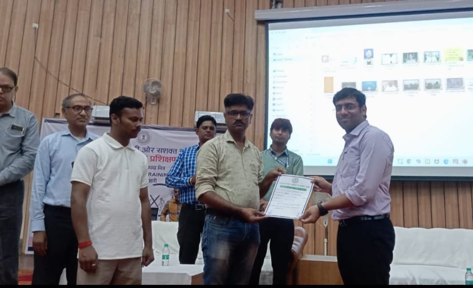 आपदा मित्र प्रशिक्षण का चौथा दिन, उप विकास आयुक्त ने किया निरीक्षण