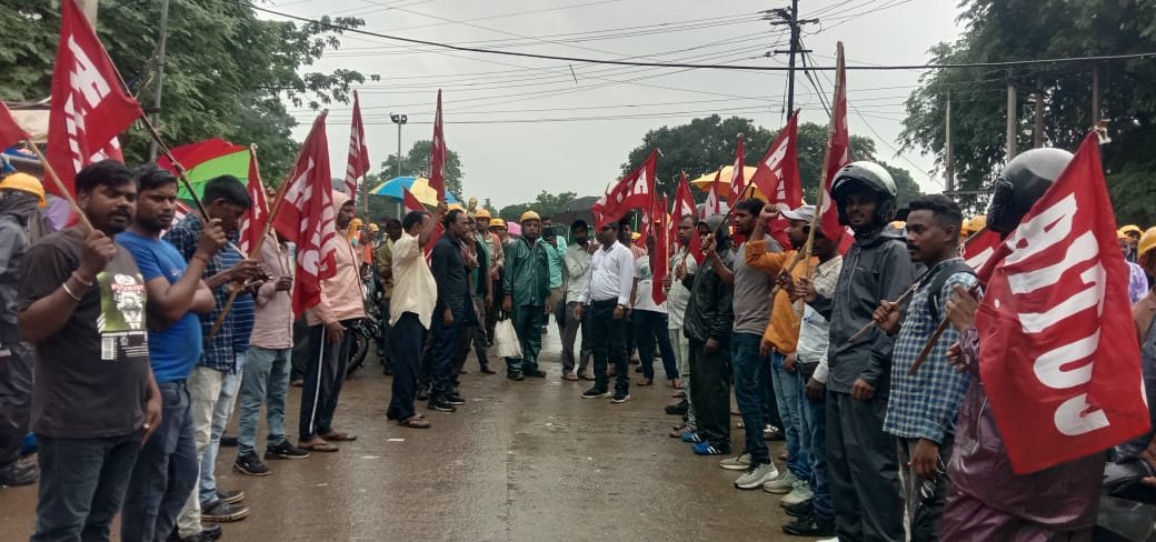 पीवीयूएनएल पतरातू में देशव्यापी हड़ताल का रहा असर