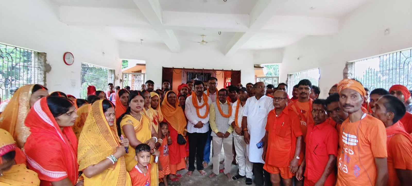 बोल बम के नारों के बीच 154 कांवरियों का जत्था देवघर के लिए हुआ रवाना