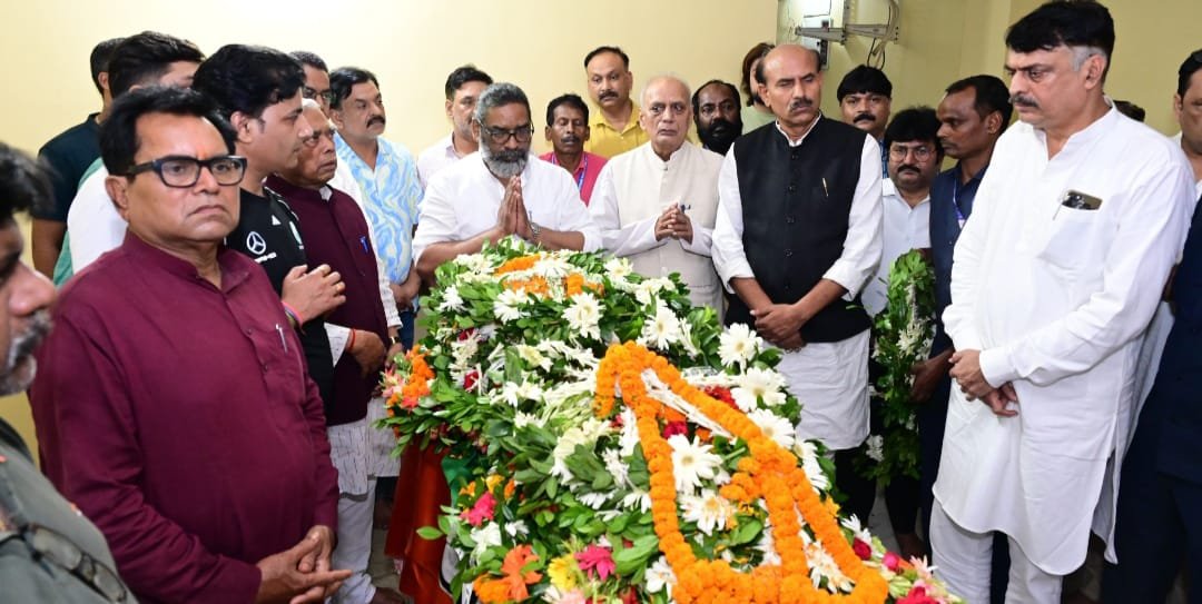 रांची में नम आंखों से मजदूर नेता ददई दुबे को दी गई श्रद्धांजलि