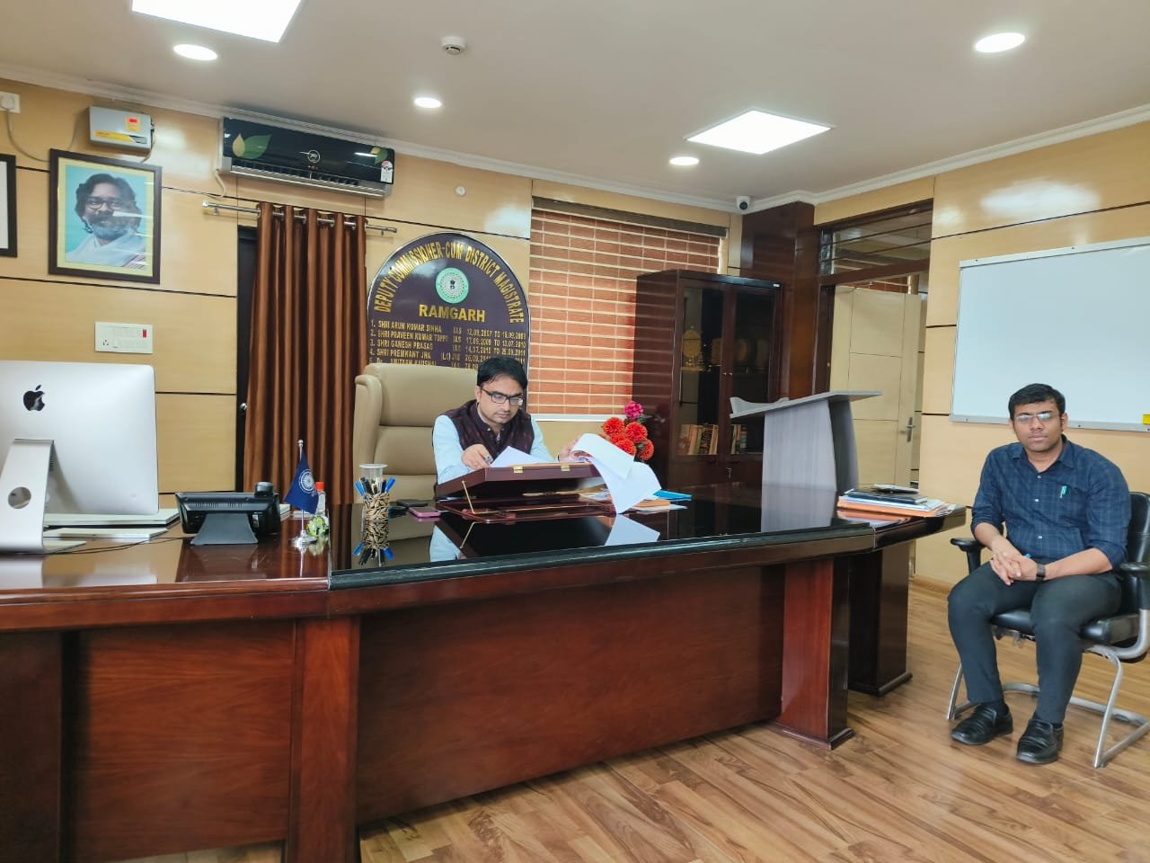 जल जीवन मिशन एवं स्वच्छ भारत मिशन के तहत हो रहे कार्यों की उपायुक्त ने किया समीक्षा