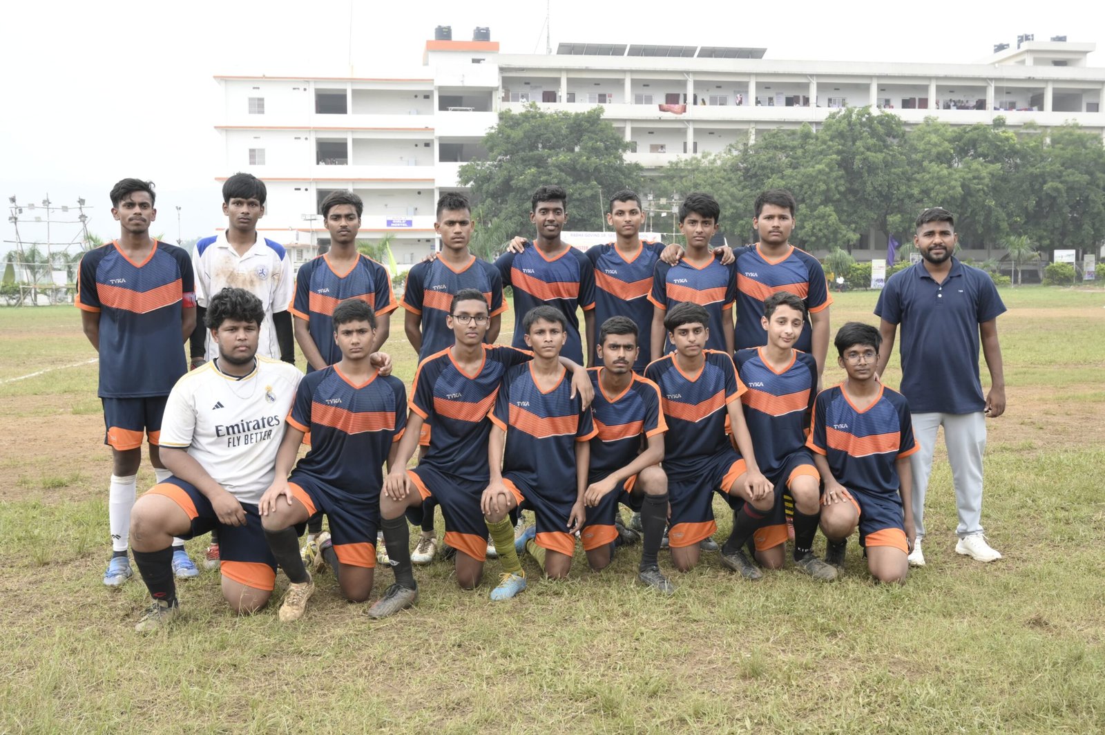 सीबीएसई फुटबॉल टूर्नामेंट क्लस्टर - lll, 2025 के चौथे दिन जोश, जज़्बा और जुनून से गूंजा राधा गोविंद विश्वविद्यालय