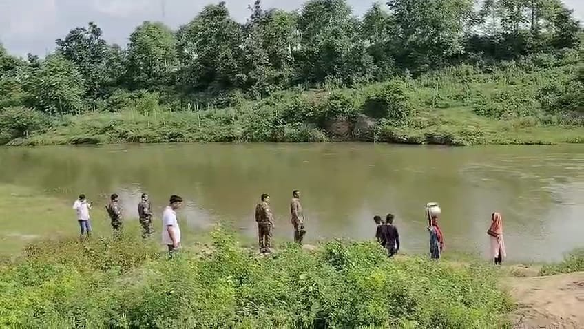 नलकारी नदी में पानी के तेज बहाव में बहा व्यक्ति