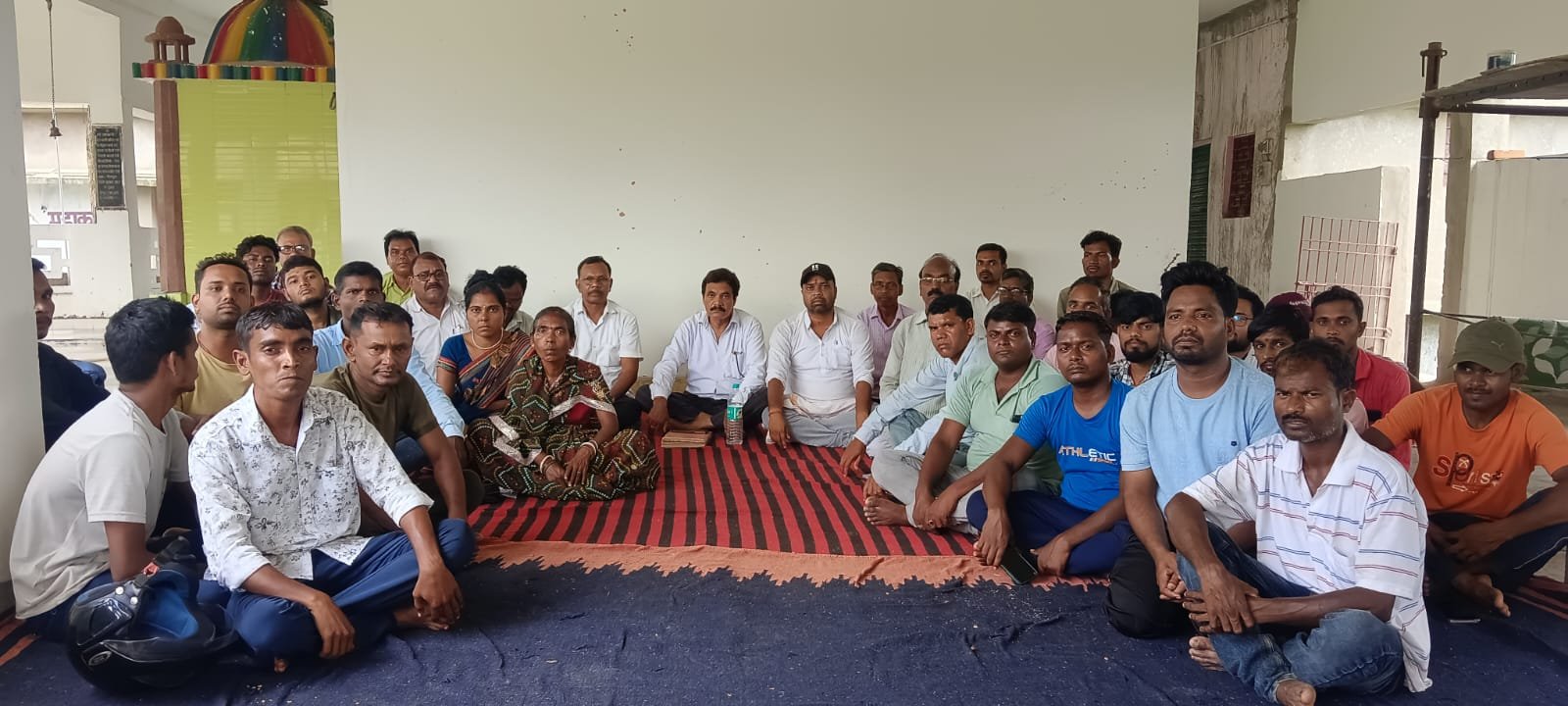 सरना स्थल परिसर में विस्थापित प्रभावित संघर्ष मोर्चा की हुई बैठक