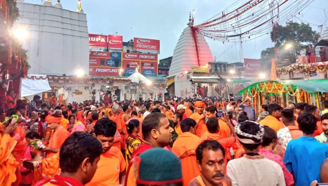 कल सावन की पहली सोमवारी, देवघर के बाबा बैद्यनाथ मंदिर में 4 किमी लंबी लाइन