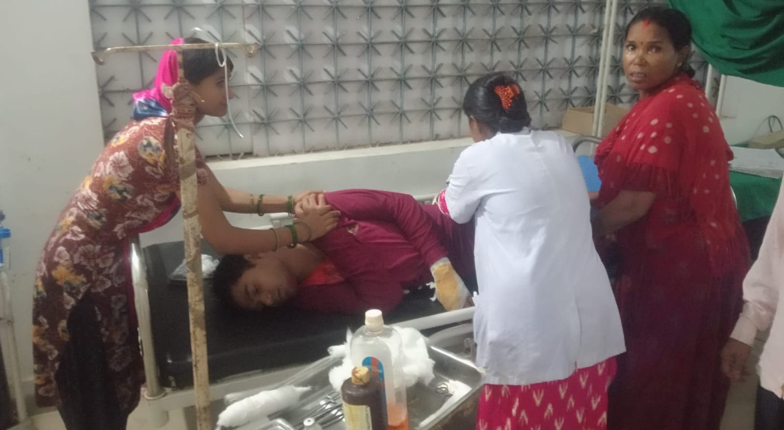 पीटीपीएस काली घाट के निकट एक बाइक सवार हुआ घायल,रेफर