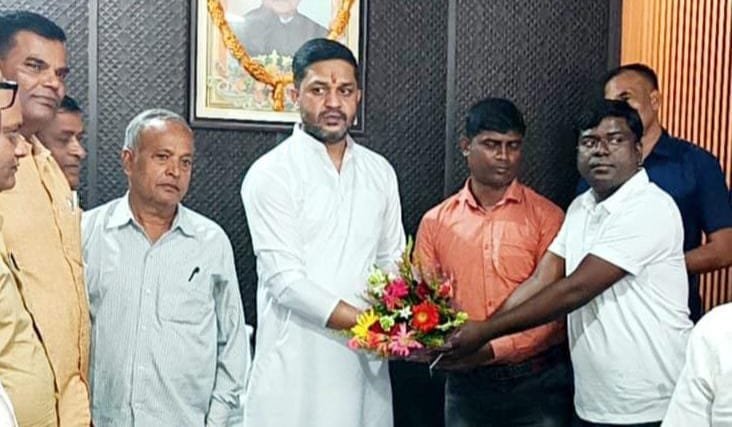 राकोमयू का प्रतिनिधि मंडल विधायक से मिला