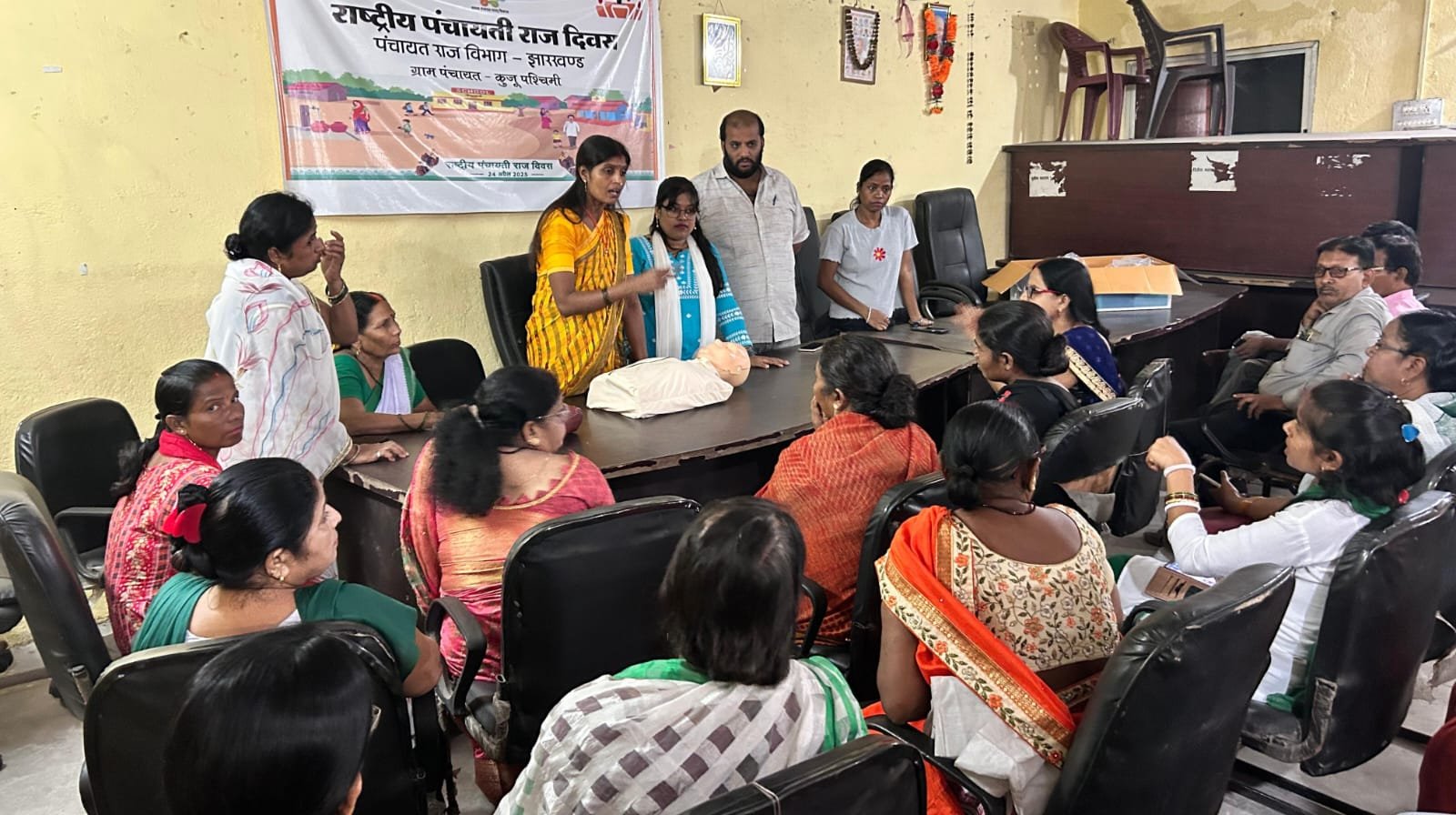 उपायुक्त के निर्देश पर 2 लाख लोगों को सीपीआर देने एवं फर्स्ट एड उपचार को लेकर विभिन्न क्षेत्रों में हुआ प्रशिक्षण कार्यक्रम का आयोजन