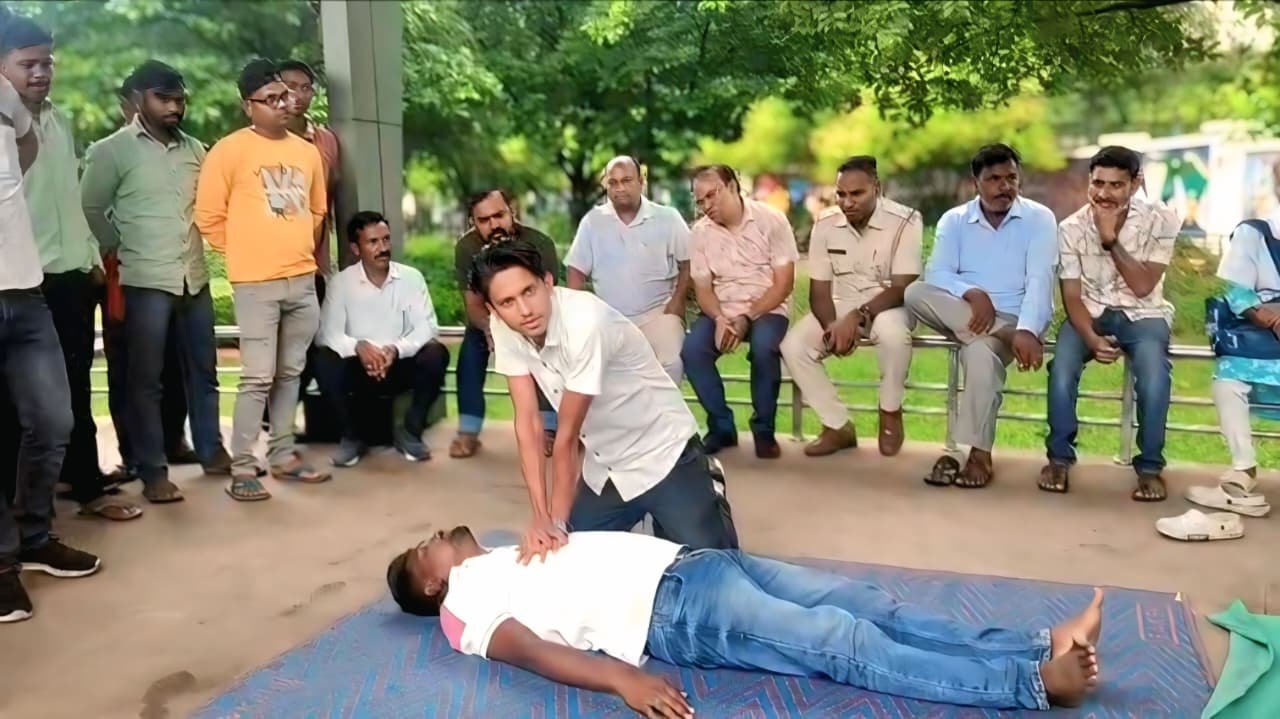 पतरातु लेक रिजॉर्ट में स्वास्थ्य जागरूकता कार्यक्रम का आयोजन