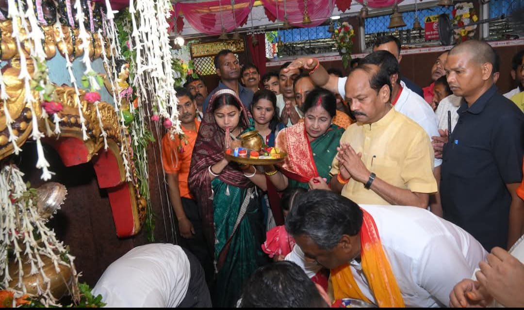 सावन के अंतिम सोमवारी पर प्रसिद्ध अमरेश्वर धाम मंदिर में उमड़ी हजारों की भीड़
