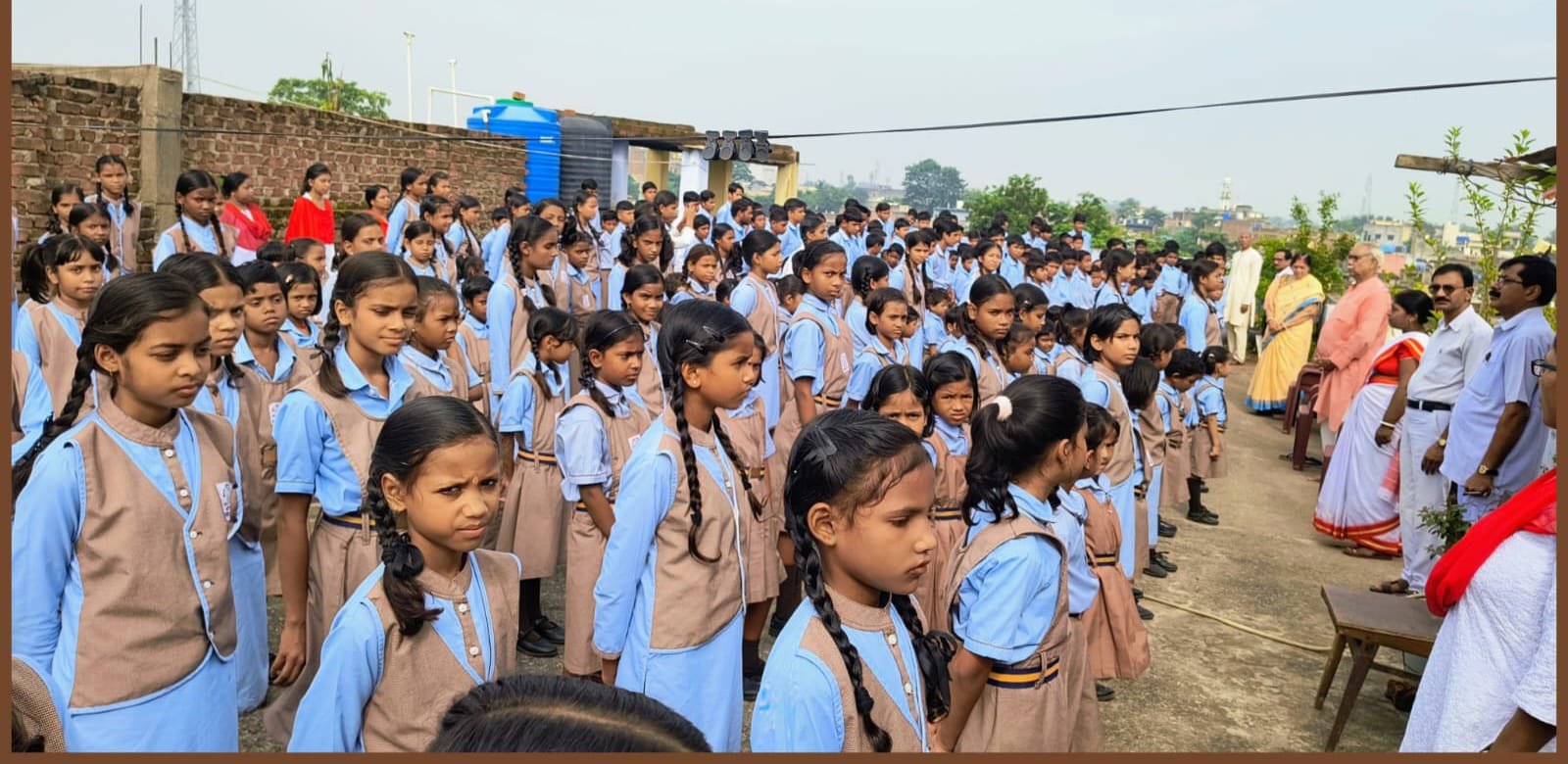 ज्ञान मन्दिर विद्यालय में जननायक गुरुजी को श्रद्धांजलि दी गई
