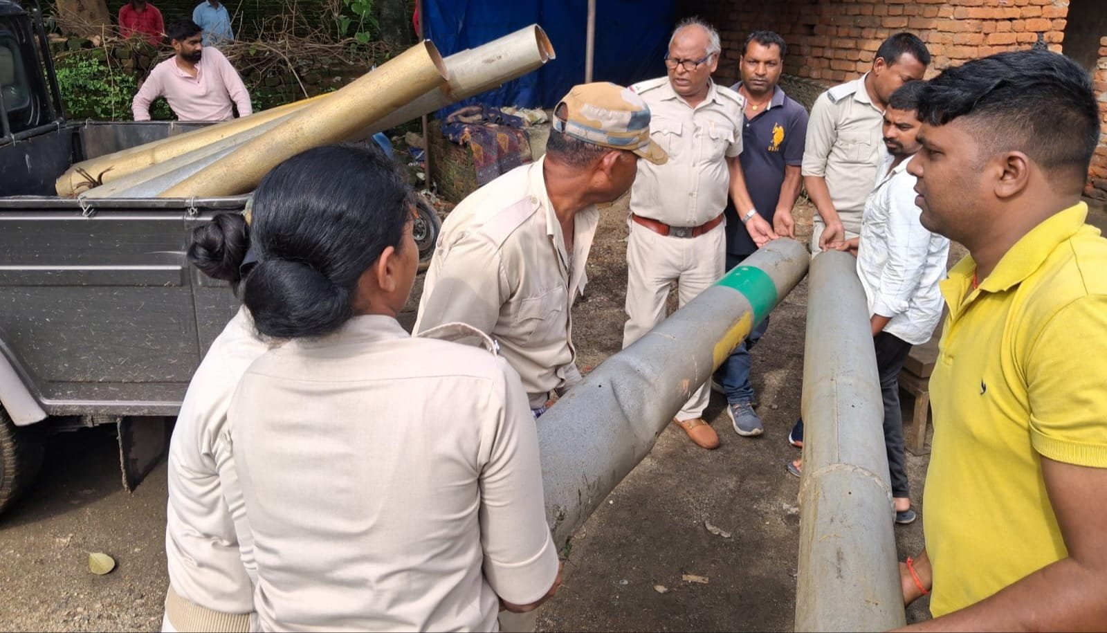 सीसीएल रजरप्पा क्षेत्र की सुरक्षा विभाग ने छापामारी कर ट्यूबलर पोल बरामद किया