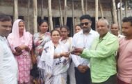 भुरकुंडा के किन्नर समाज ने हुनमान मन्दिर ढलाई के लिए 11000 की राशि दी
