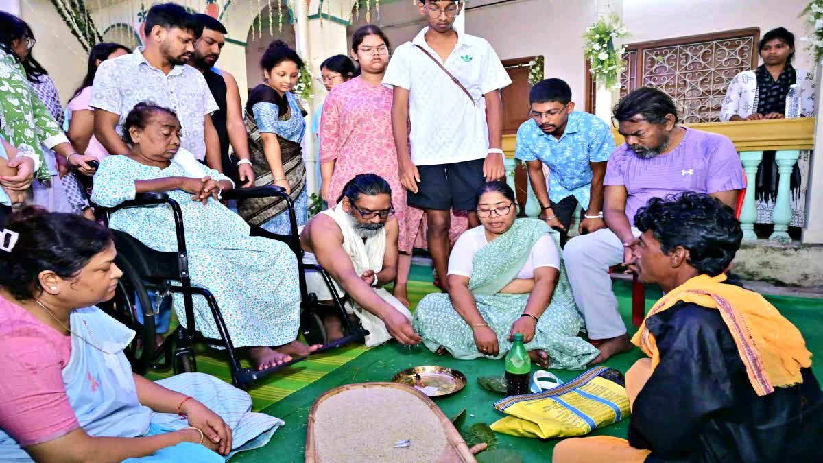 सीएम हेमंत ने निभाई तीन कर्म की परंपरा,नेमरा की क्रांतिकारी भूमि को किया नमन
