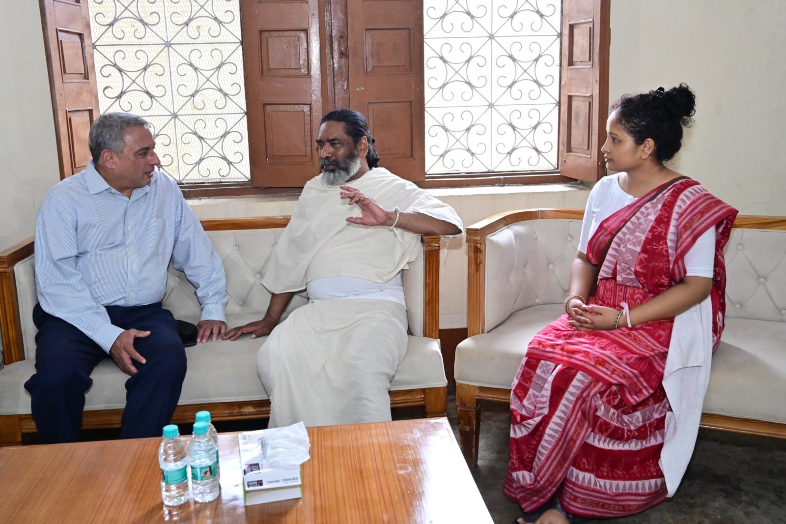पूर्व मुख्यमंत्री एवं राज्यसभा सांसद स्मृति - शेष दिशाेम गुरु शिबू सोरेन जी को टाटा स्टील के सीईओ एवं एमडी श्री टीवी नरेंद्रन ने दी भावपूर्ण श्रद्धांजलि