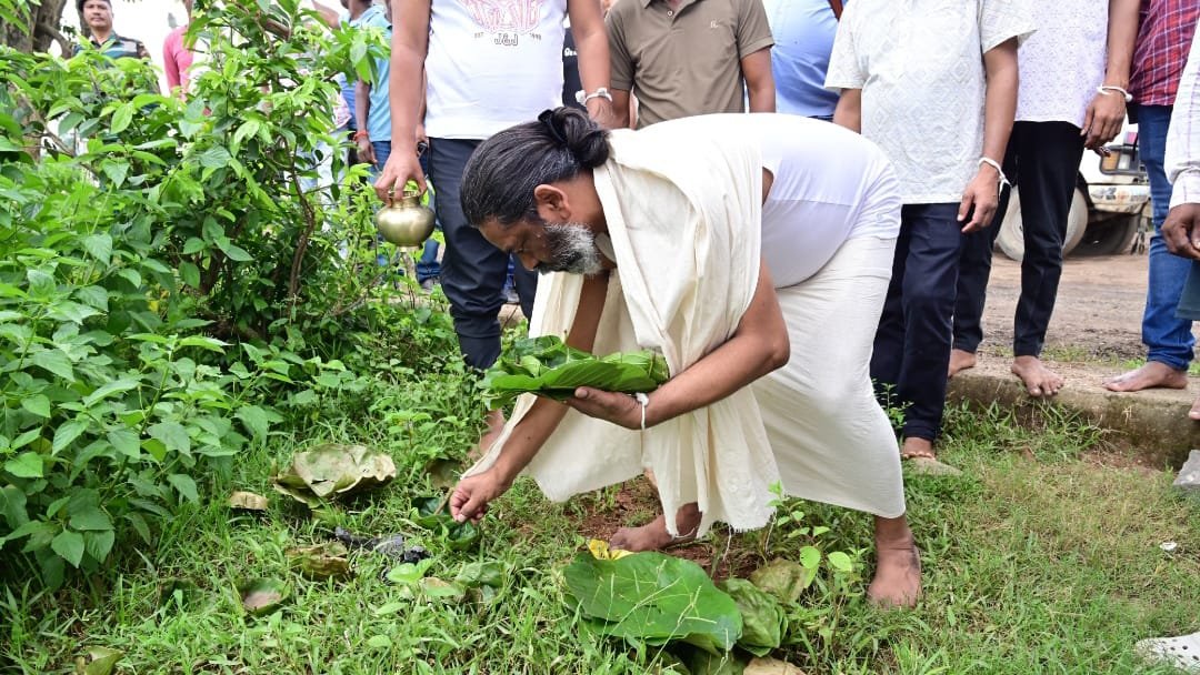 दिशोम गुरु शिबू सोरेन के श्राद्ध कम का सातवां दिन, हेमंत सोरेन ने सात कर्म का विधान पूरा किया