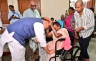 दिशोम गुरु शिबू सोरेन को रक्षा मंत्री राजनाथ सिंह और बाबा रामदेव ने श्रद्धांजलि अर्पित की,भोज में हुए शामिल