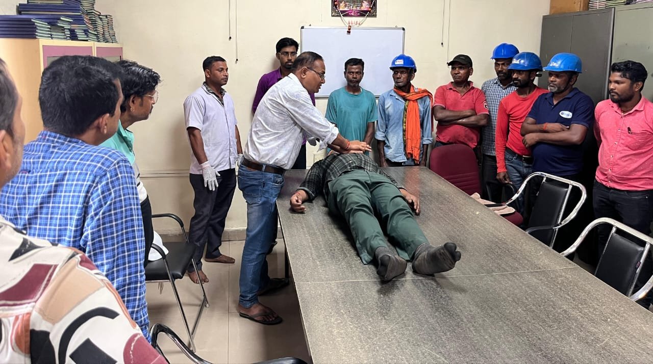 सीपीआर एवं फर्स्ट एड उपचार प्रशिक्षण के तहत अब तक जिले में 1 लाख लोगों को दिया गया प्रशिक्षण