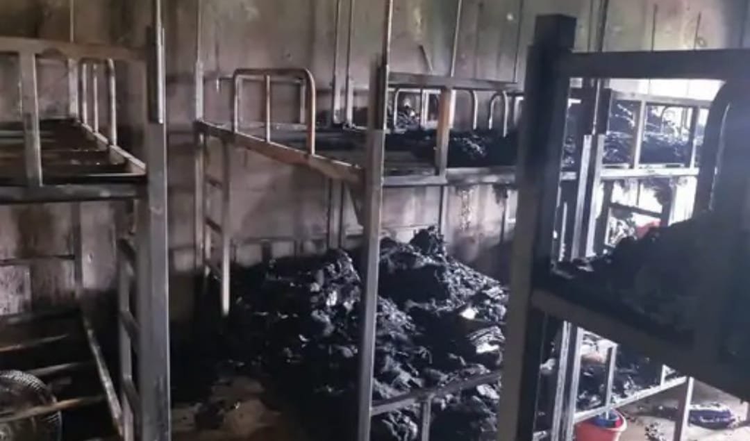 लातेहार के बालिका आवासीय विद्यालय के हॉस्टल में लगी आग