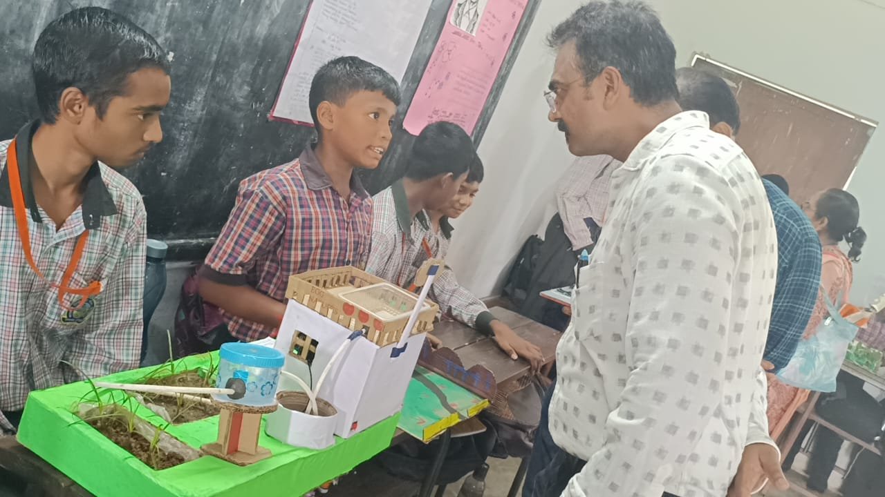 एसएसविएम पतरातू थर्मल में विज्ञान -गणित मेला का हुआ भव्य आयोजन
