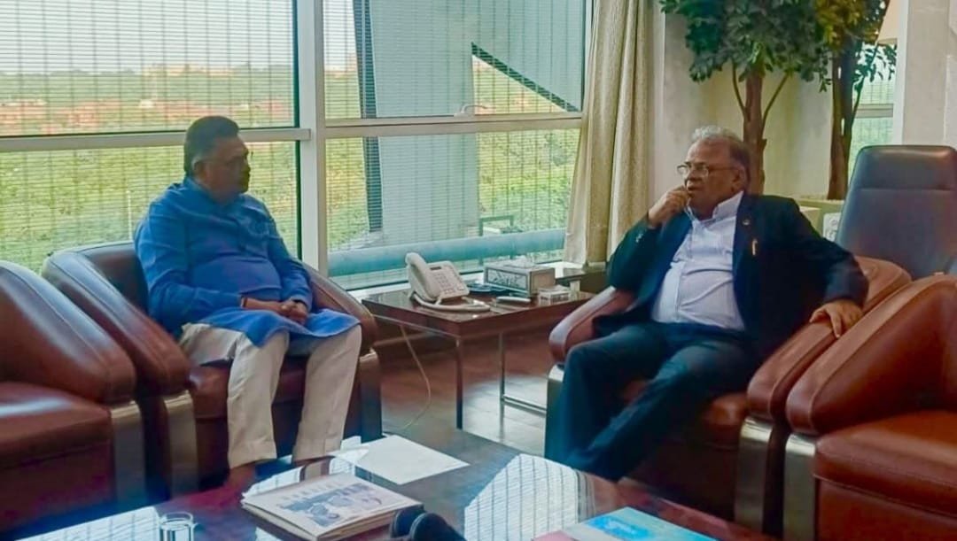 सांसद मनीष जायसवाल ने ओएनजीसी चेयरमैन से मुलाकात कर बड़कागांव क्षेत्र के लंबित गैस परियोजनाओं को शुरू करने का आग्रह किया