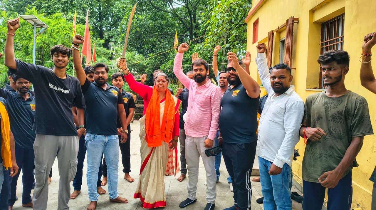 दुर्गा शक्ति फोर्स की रामगढ़ जिलाध्यक्ष बनी सुभद्रा अग्रवाल