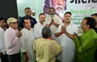 विश्व ब्राह्मण संघ के प्रदेश का प्रतिनिधि मंडल नेमरा गांव पहुचकर शिबू सोरेन को दी श्रद्धांजली