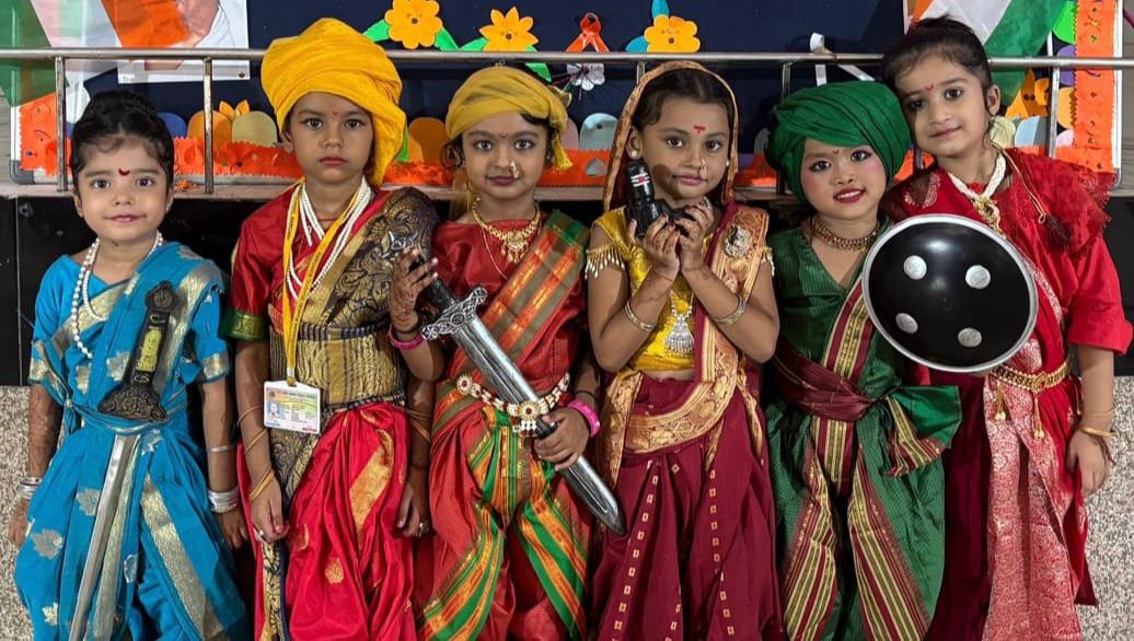 श्री गुरु नानक पब्लिक स्कूल मे फैंसी ड्रेस कंपटीशन में नन्हे विद्यार्थियों ने मचाई धूम