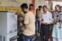 शांतिधारा फाउंडेशन ने लेप्रसी कॉलोनी के बच्चों में तिरंगा झंडा और मिठाई बांटा