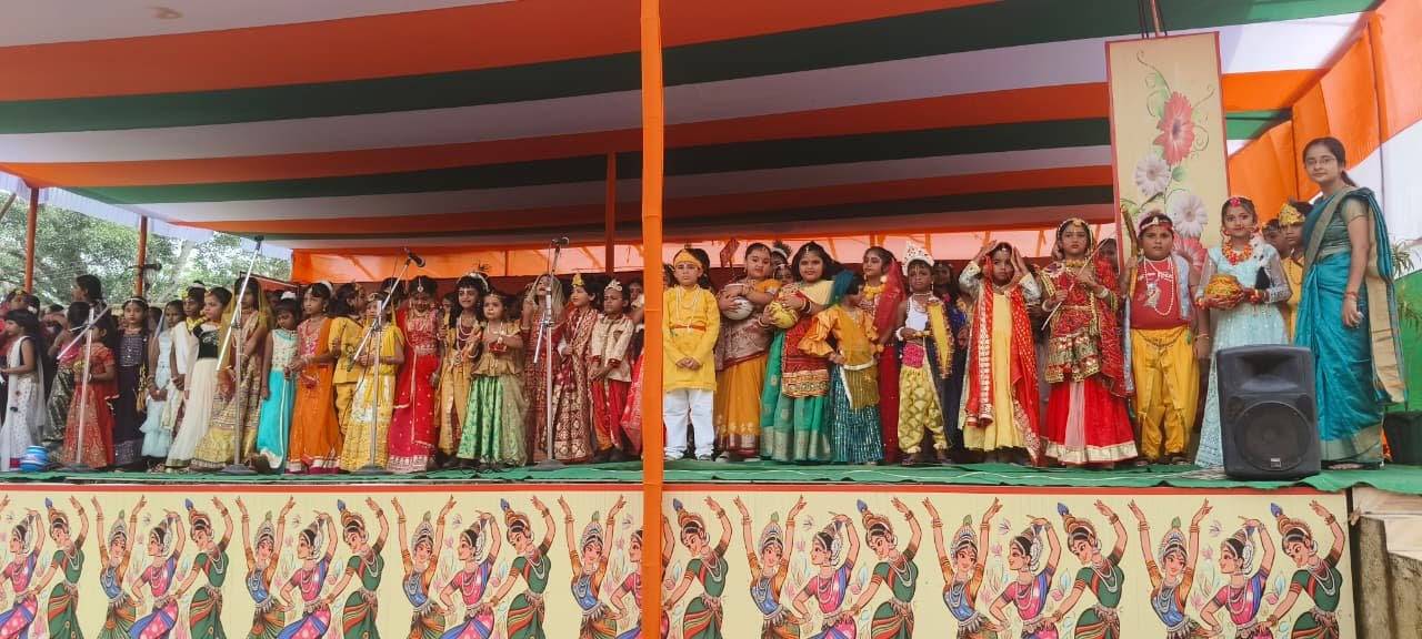 डीएवी पब्लिक स्कूल रजरप्पा में स्वतंत्रता दिवस और श्रीकृष्ण जन्माष्टमी पर रंगारंग कार्यक्रम