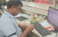 डाक कर्मचारियों ने आईटी 2.0 सॉफ्टवेयर की खराबी के विरोध में काली पट्टी बांधकर किया काम