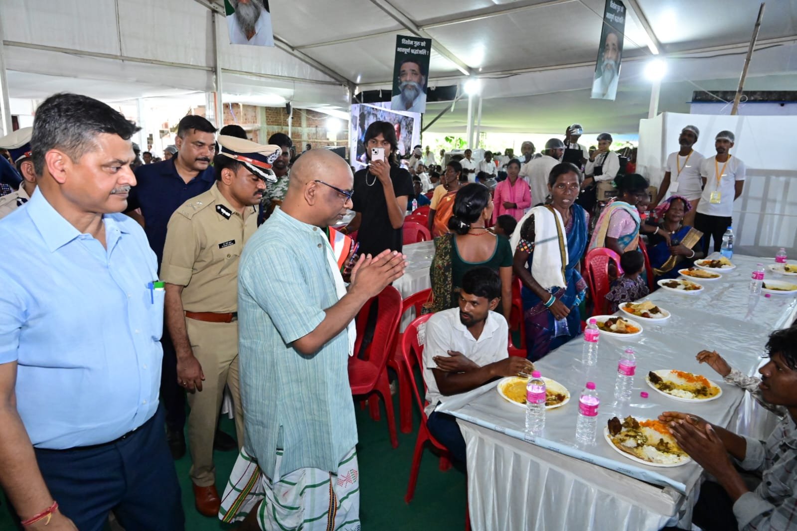 स्मृति शेष दिशोम गुरु शिबू सोरेन जी के संस्कार भोज में उमड़ी लाखों लोगों की भीड़,
