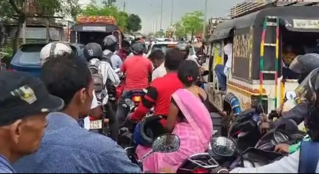 हजारीबाग में सड़क हादसा, दो की मौत,हाईवे पर बाइक को वाहन ने मारी टक्कर