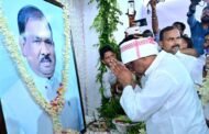 मुख्यमंत्री पूर्व स्कूली शिक्षा एवं साक्षरता मंत्री रामदास सोरेन के जमशेदपुर आवास पहुंचे,