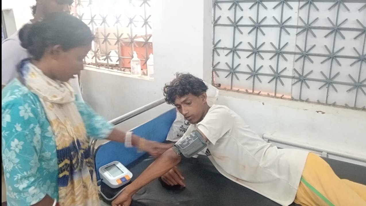 फुटबॉल खिलाड़ी को सियरचंदा सांप ने काटा, रिम्स रेफर