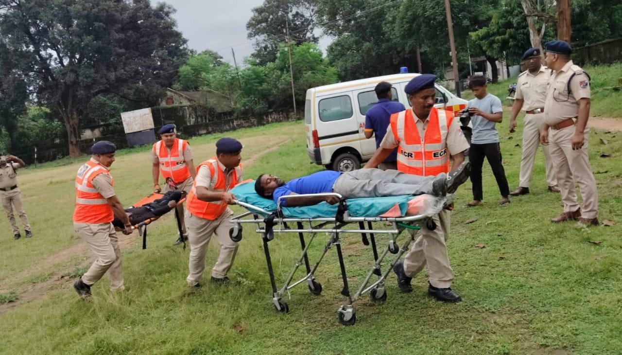 आरपीएफ पोस्ट बरकाकाना द्वारा किया गया मॉक ड्रिल