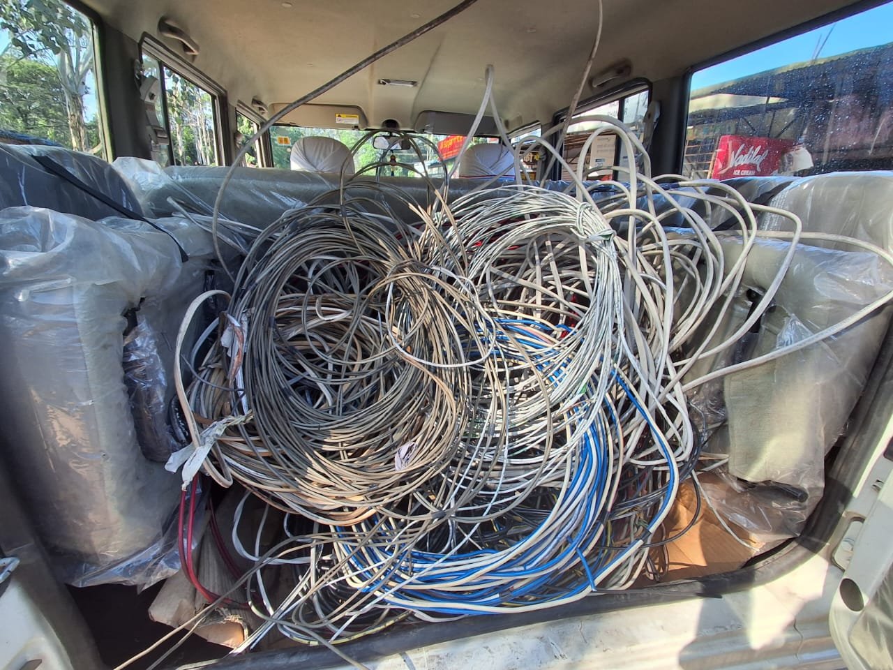 रजरप्पा परियोजना कॉलोनी में अवैध विद्युत उपभोक्ताओं पर कड़ी कार्रवाई