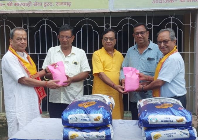 शांतिधारा फाउंडेशन ने अन्नपूर्णा सेवा योजना हेतु 108 किलो चावल प्रदान किया