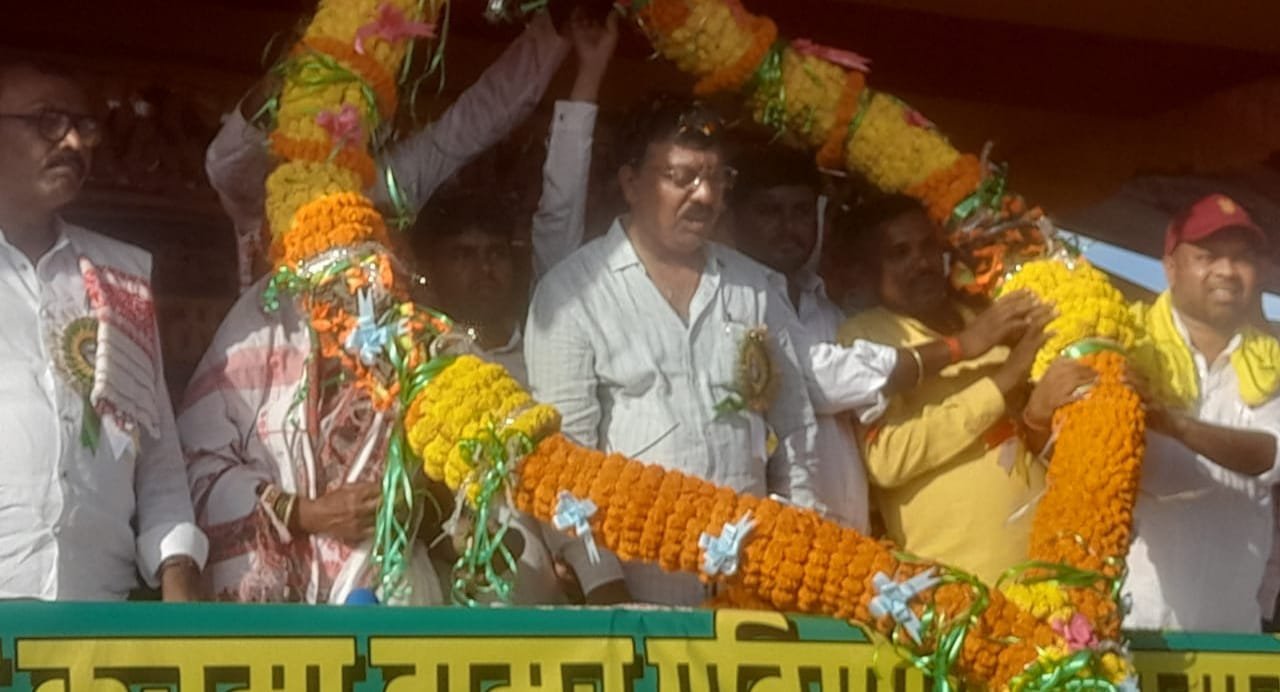 गहदम करमा झूमर प्रतियोगिता का हुआ भव्य आयोजन